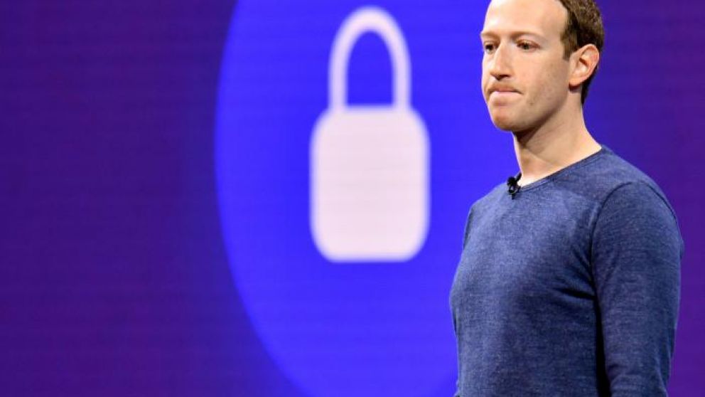 Mark Zuckerberg anunció que bloquerá mensajes políticos.