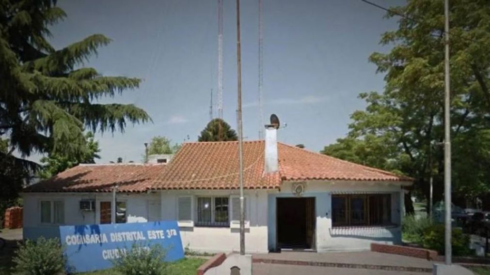 Integrantes de la comisar�a de Ciudad Evita se ocupan de investigar el doble asesinato.