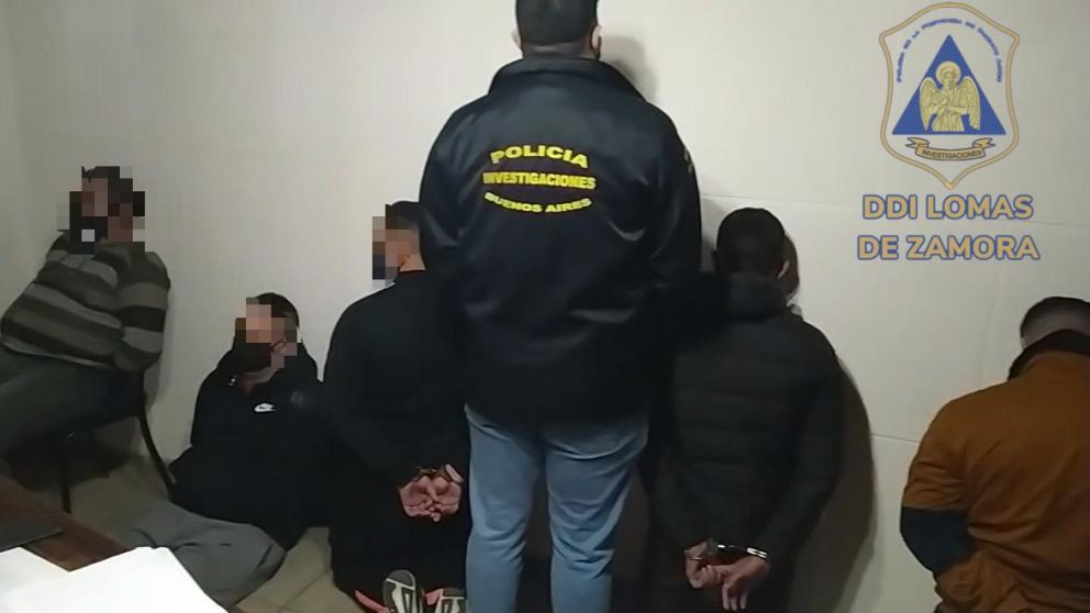 Estos son los delincuentes que fueron apresados por los efectivos policiales en la zona de Ezeiza.