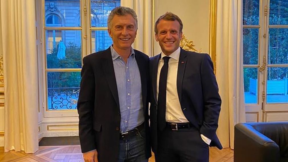 Macri fue recibido por el presidente de Francia, Emmanuel Macron, con quien compartió un almuerzo el lunes.