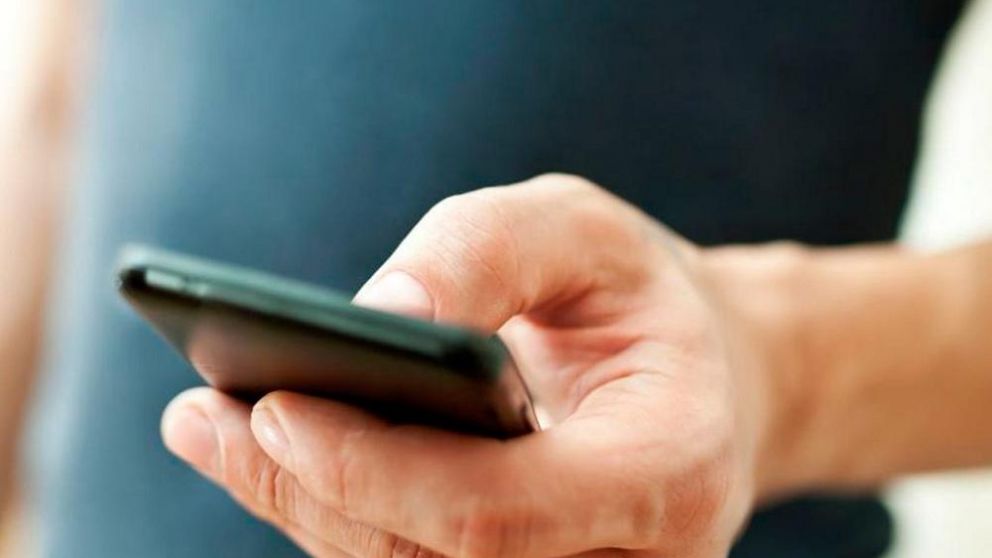 Los delincuentes se comunican con sus víctimas a través de llamadas telefónicas, mails o mensajes de WhatsApp (Imagen ilustrativa).