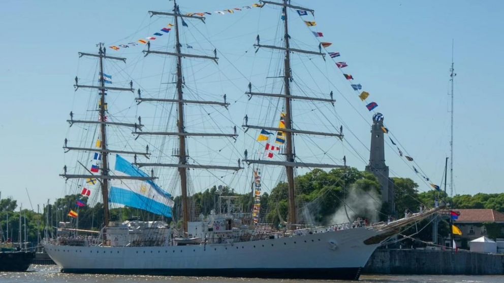 La Fragata Libertad volvió a Buenos Aires (Facebook Armada Argentina).