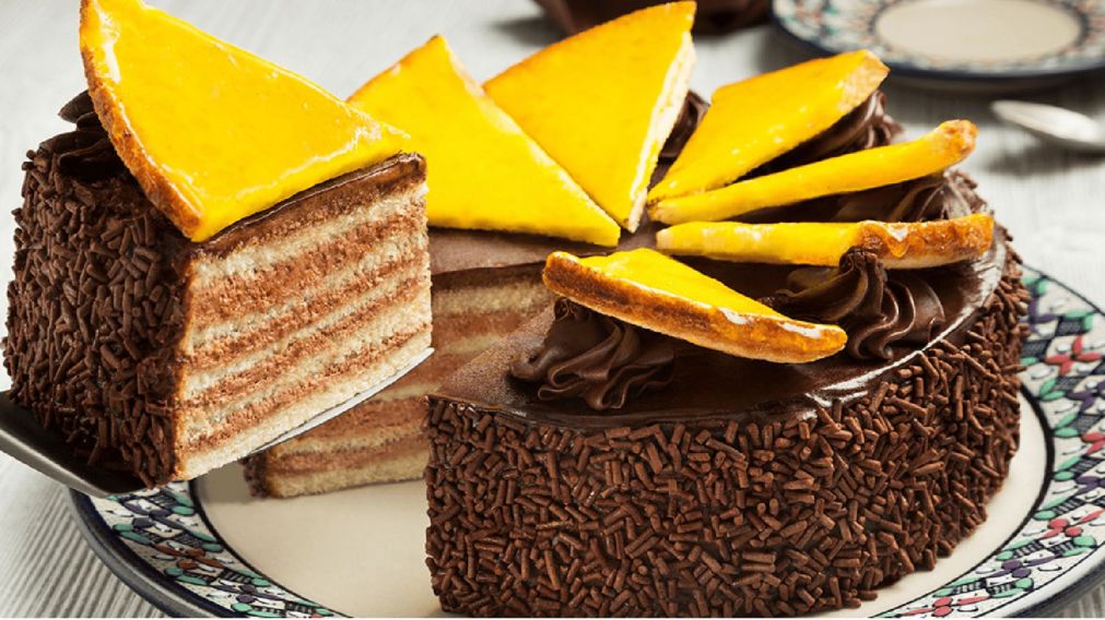Deliciosa receta de "torta dobos", un postre tradicional ideal para acompañar los mates