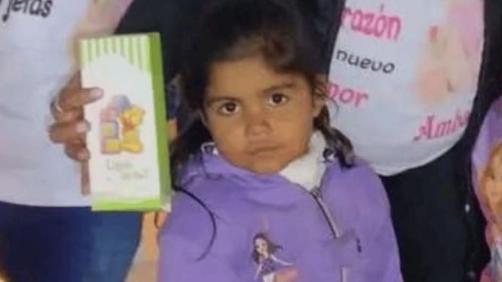 Dolorosa despedida de los familiares de Zoe Robledo.