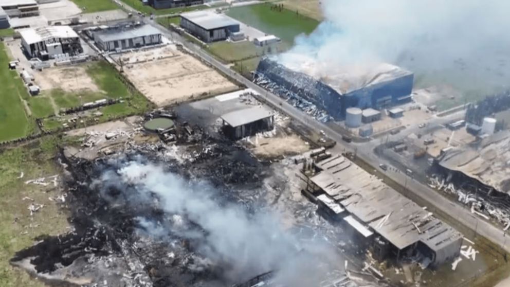 Incendio en el polo industrial de Ezeiza.