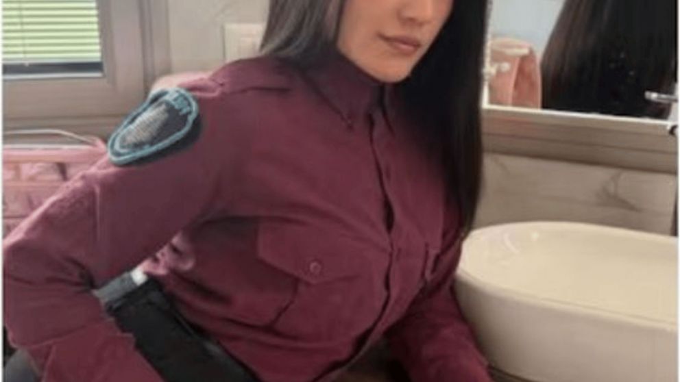 La oficial subía videos a Tik Tok con el uniforme reglamentario.