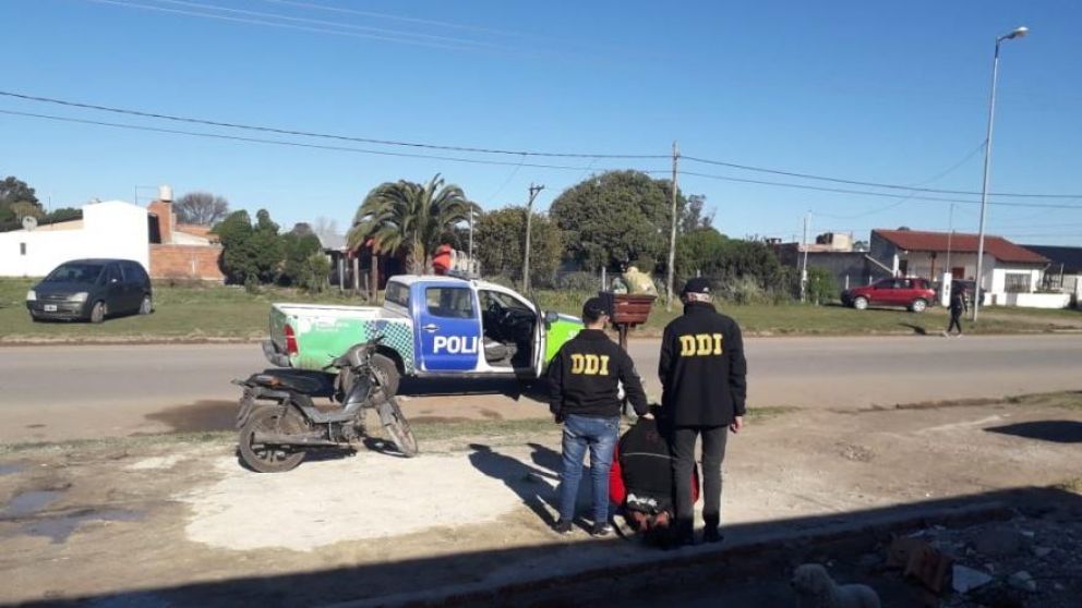 El prófugo cayó en manos de la justicia (Twitter).