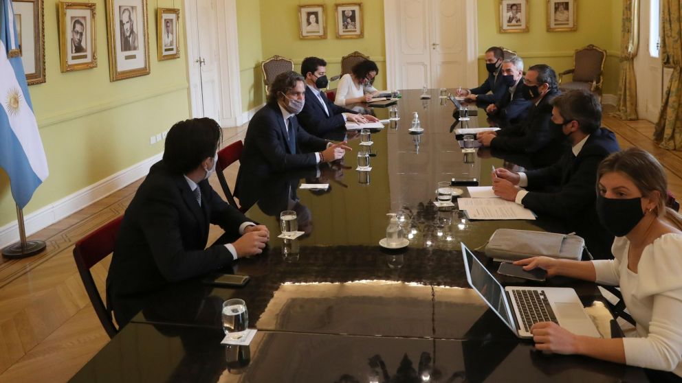 El Jefe de Gabinete Santiago Cafiero encabezó la reunión en Casa Rosada.
