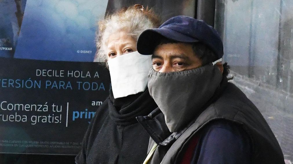 En las �ltimas 24 horas, la Ciudad de Buenos Aires report� 1.126 nuevos contagios y 10 fallecidos (Carlos Ventura/Cr�nica).
