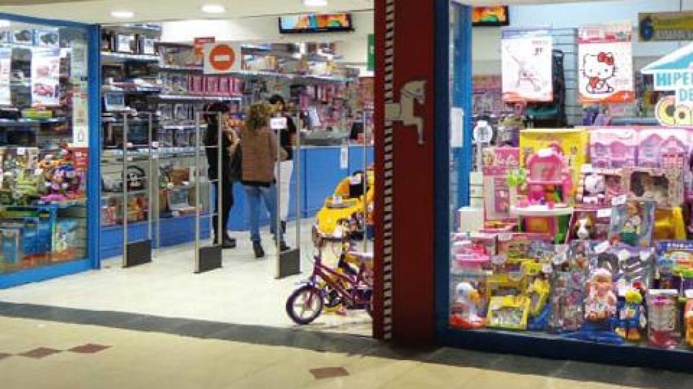 Día del niño arruinado: denuncian que la Juguetería Carrousel no entrega los regalos ni da respuestas.