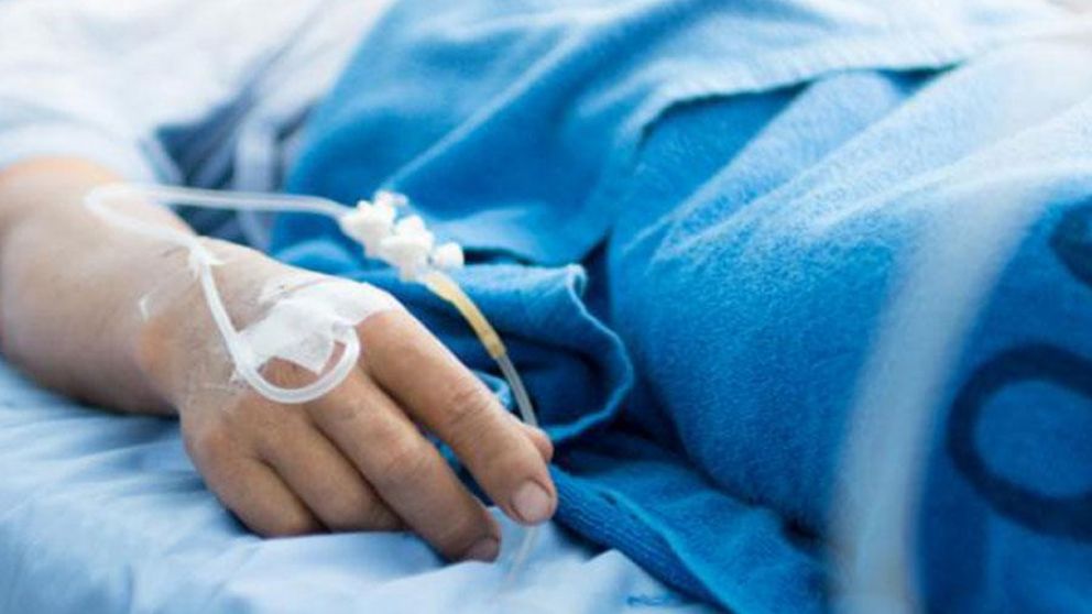 La joven quedó en estado de coma tras ser golpeada en la cabeza.