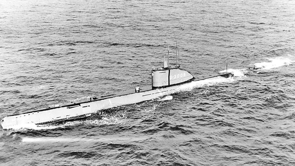 Ufólogos experimentados aseguraron que se trataba de naves desconocidas de otros planetas y por eso los radares no podían mantener una señal estable para identificarlos.