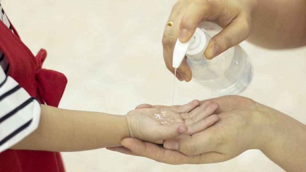 El alcohol en gel retirado era vendido en internet (Imagen ilustrativa).