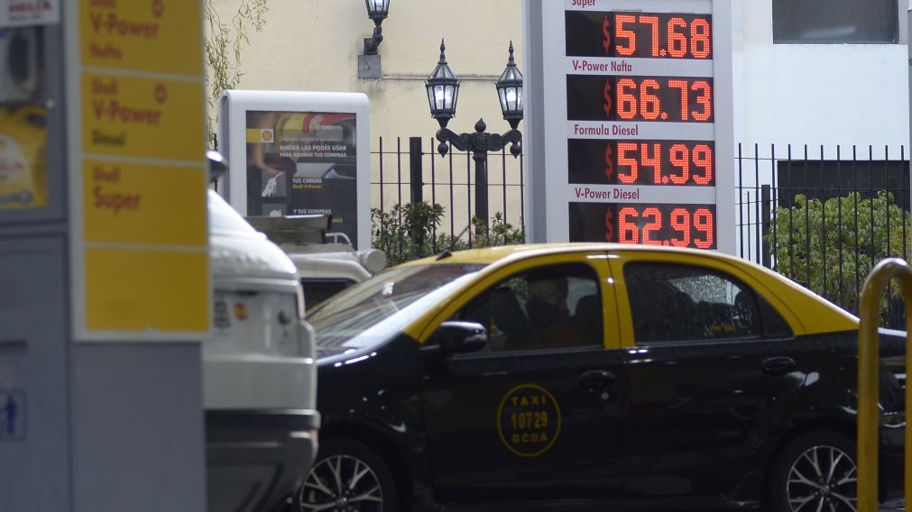 Los valores se actualizaron durante el día en los surtidores.