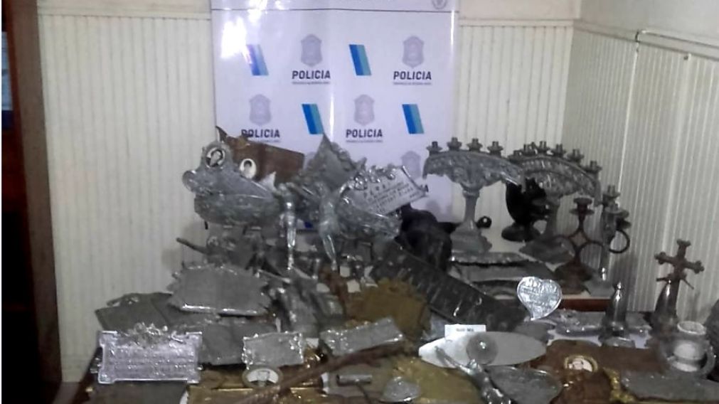 Esta es la gran cantidad de objetos de metal que fueron hallados en poder del malviviente.