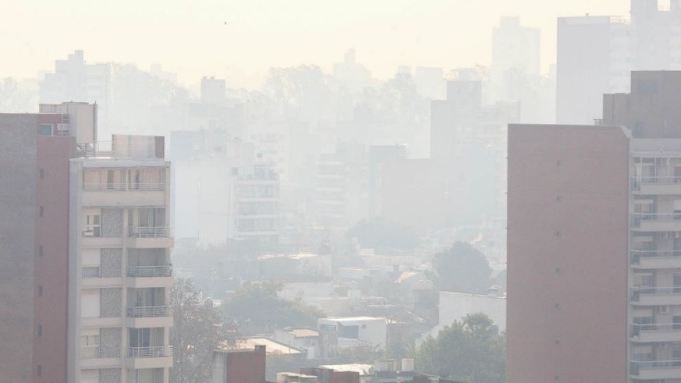 El humo impidi� la imposibilidad a pocos metros. 