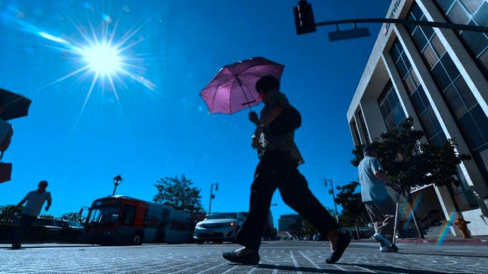 54 grados en California, marcan un nuevo récord mundial de calor.