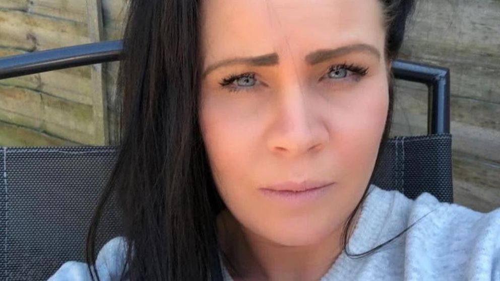 Una mujer murió después de mezclar dos productos para limpiar su casa.