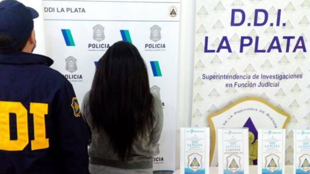 Detuvieron a maestra narco