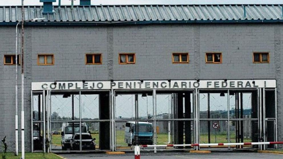 Vuelven a allanar la cárcel de Ezeiza en la causa por supuesto espionaje ilegal.