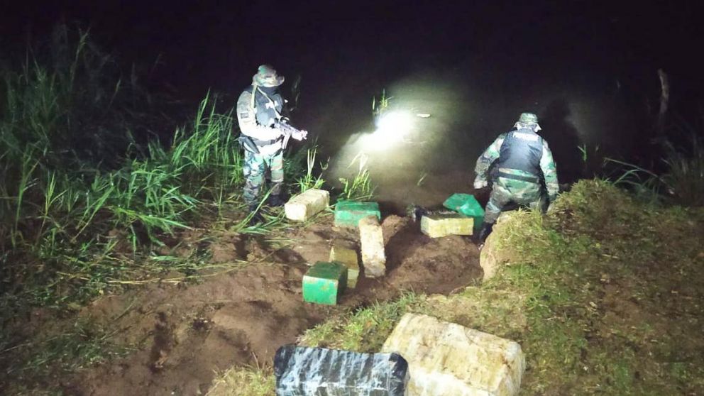 Caen con 3000 kilos de marihuana (Gentileza Prefectura)