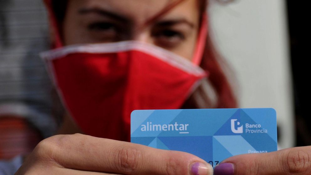 Las acreditaciones de la Tarjeta Alimentar comenzarán este miércoles con los beneficiarios de la Asignación Universal por Hijo (Archivo).