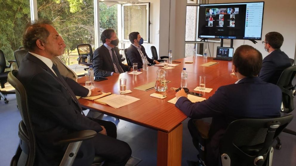 Scioli cumplió con su primera actividad como embajador en Brasil.