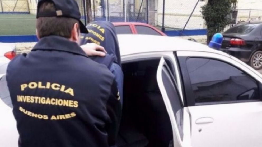 De esta manera fue trasladado el marginal que culminó detenido por los efectivos policiales.