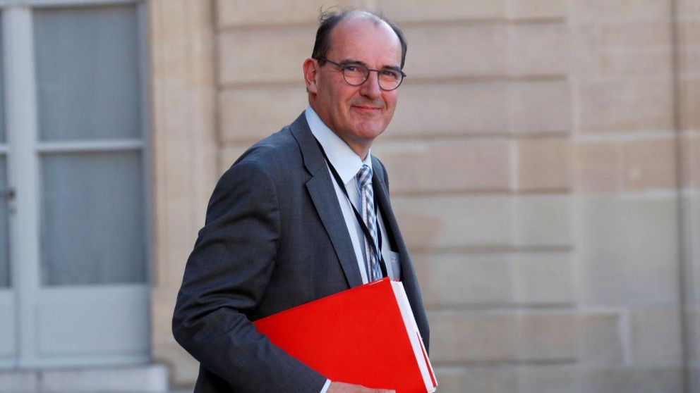 El primer ministro de Francia Jean Castex, preocupado por el incremento de casos de covid-19.
