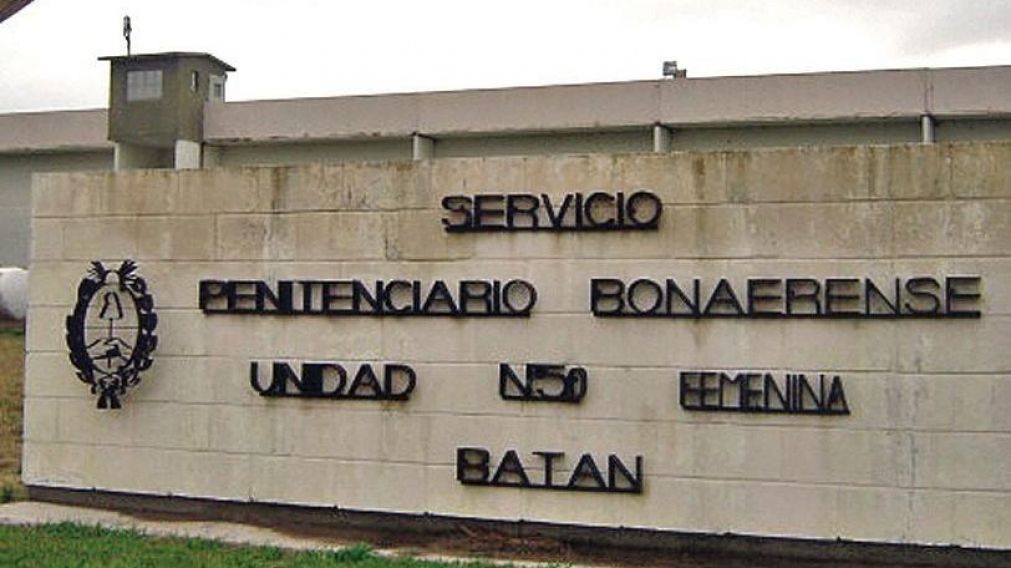 Dan positivo en coronavirus seis trabajadoras de la cárcel de mujeres de Batán.