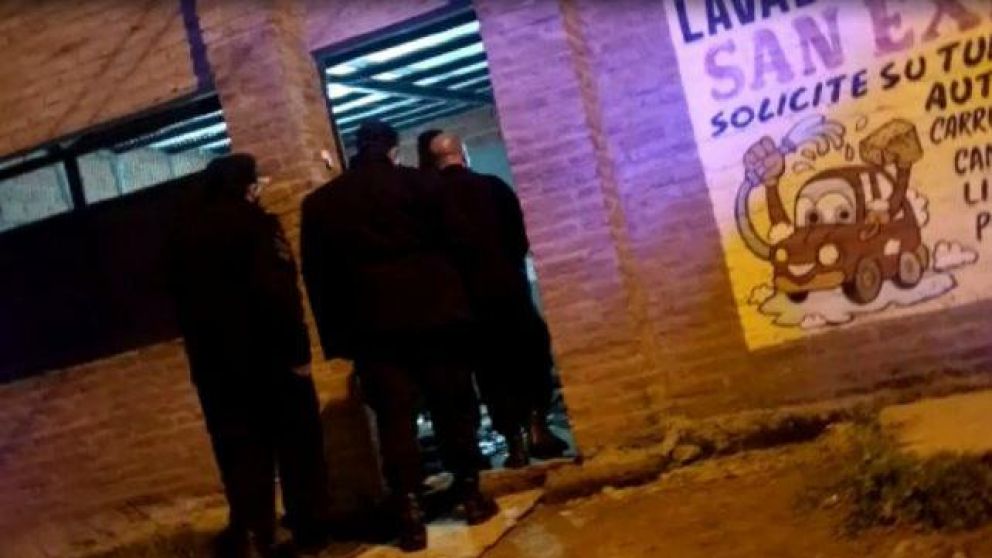 As� irrump�a la polic�a en el cumplea�os de 15.