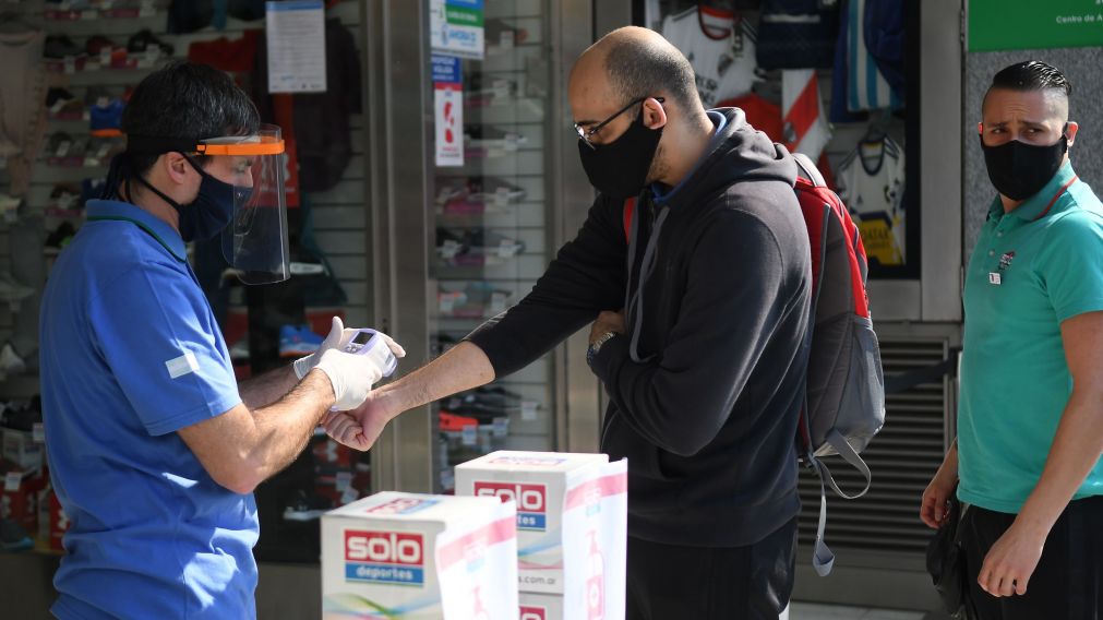 El pasado lunes reabrieron locales en avenidas (Crónica/Ruben Paredes).