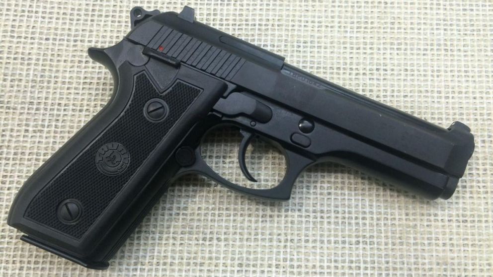 Una pistola Taurus 9 milímetros como la que tenía la víctima del homicidio (imagen ilustrativa).