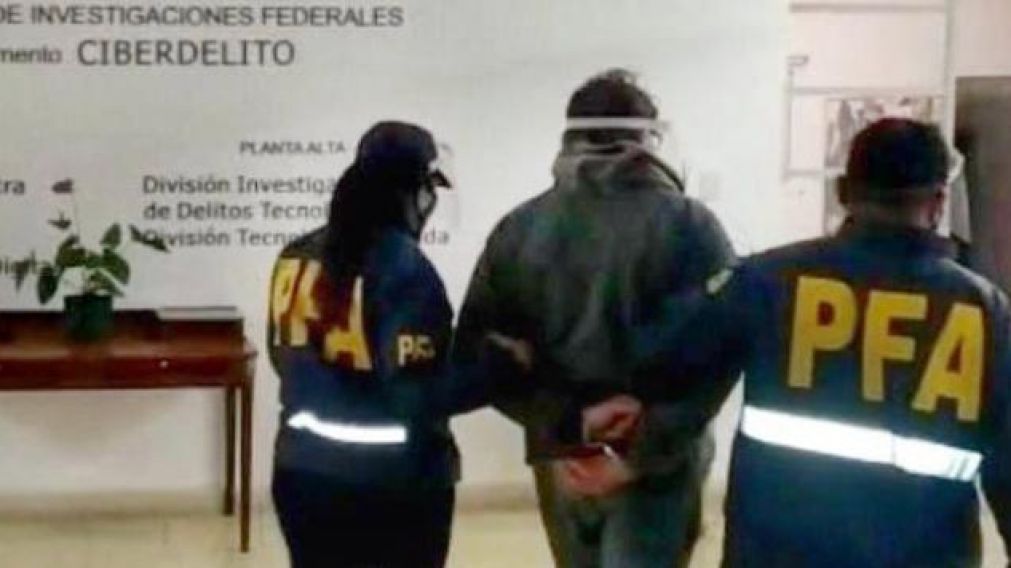 El operativo fue realizado por efectivos de la División Delitos Cibernéticos Contra la Niñez y Adolescencia de la Policía Federal Argentina.