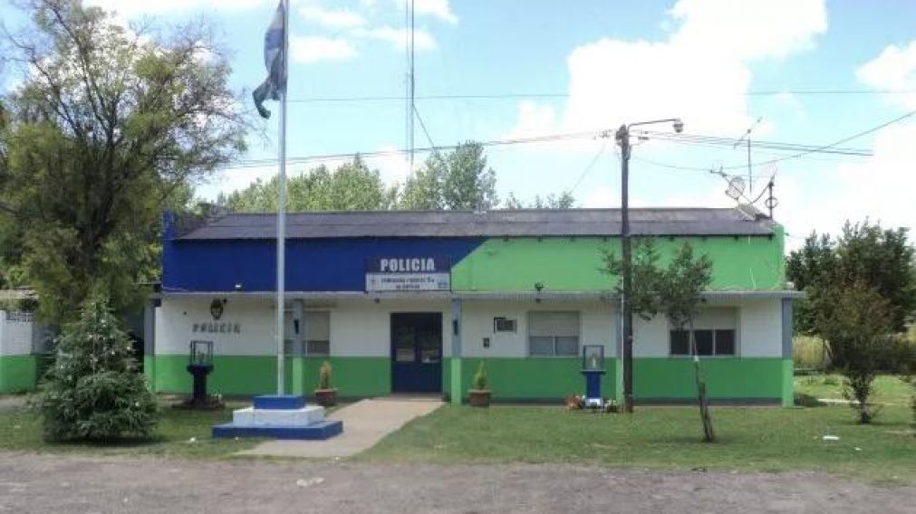 Los policías de la comisaría de La Capilla detuvieron a la agresora.