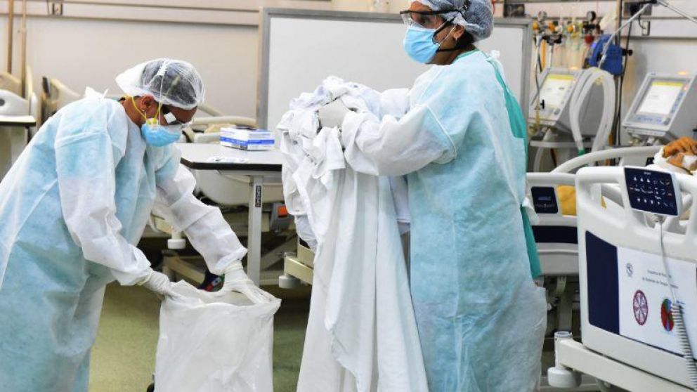 Mientras tanto, los "guerreros" de la salud siguen luchando en Buenos Aires (Pablo Villán/Crónica).
