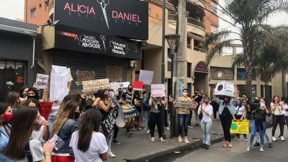 El escrache al estilista Daniel Moronta.