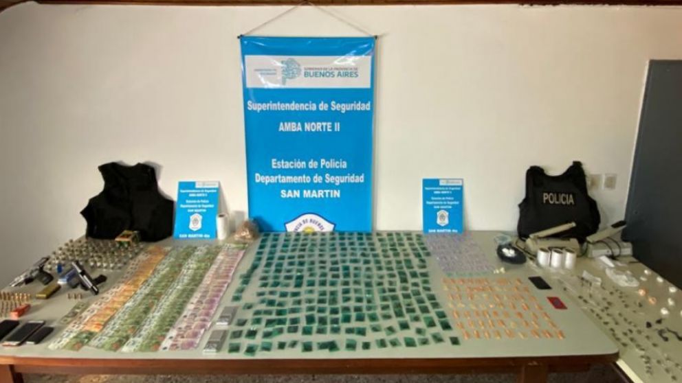 Estos son los diversos elementos que fueron secuestrados por los pesquisas policiales.