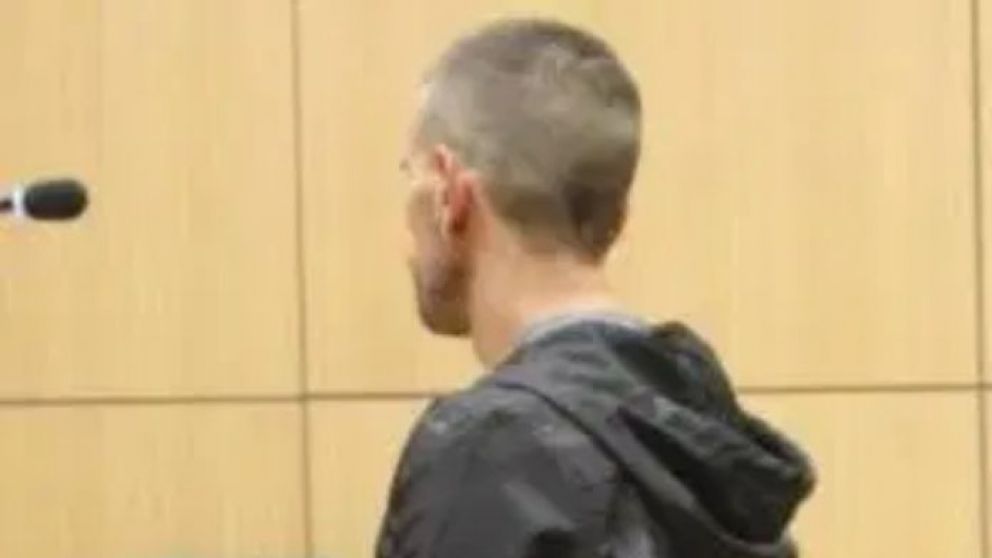 El hombre de 42 años se declaró culpable por violar y embarazar a su hijastra.