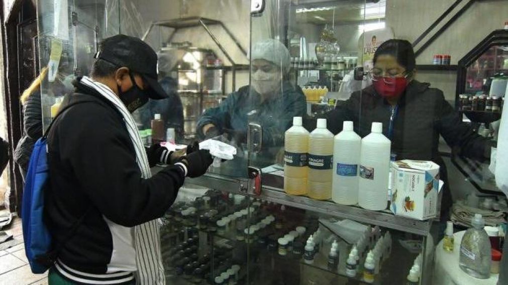 El dióxido de cloro se usa principalmente para desinfectar los suministros de agua potable.