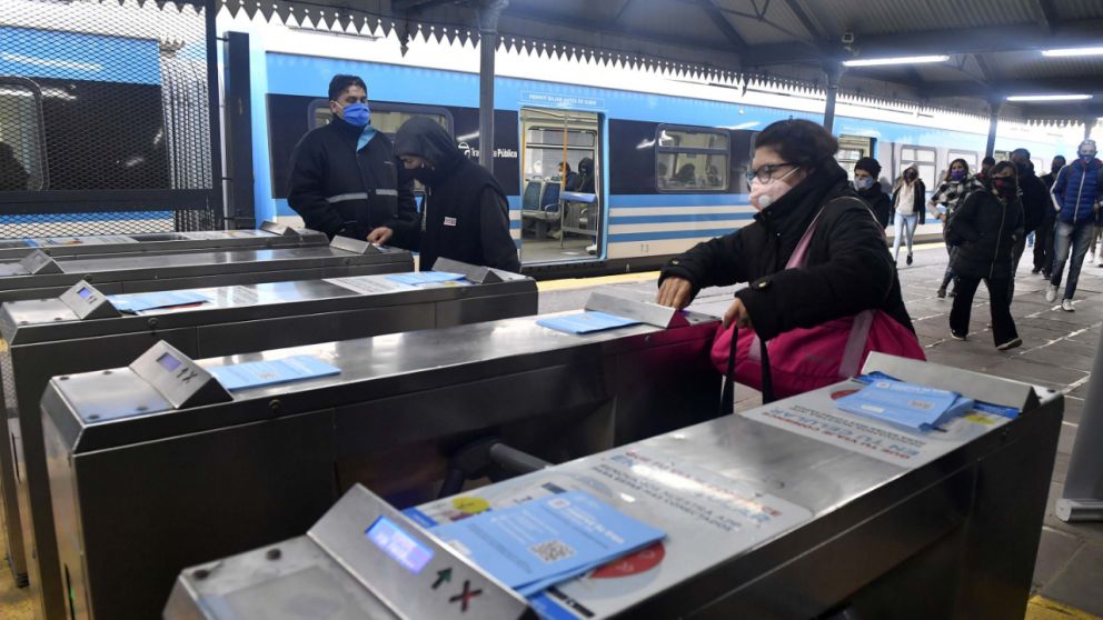 Este jueves el servicio se prestará de acuerdo al diagrama habitual de un tren cada 10 minutos en los horarios pico (Télam/Archivo).