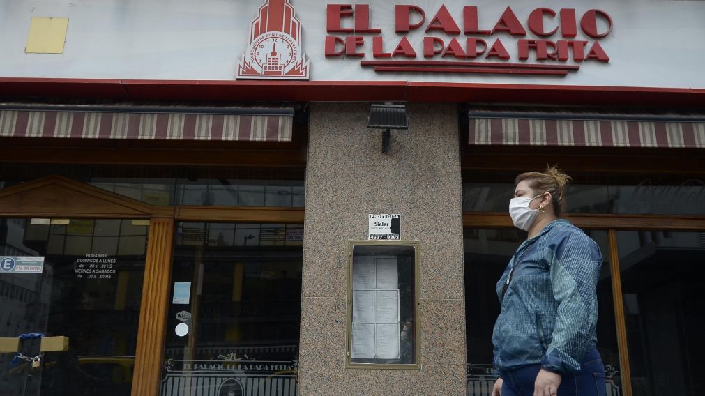 El hist�rico restaurante de la calle Corrientes sigue sin abrir (Cr�nica/ Fernando P�rez Re)