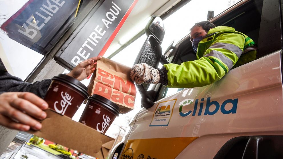 "Héroes sobre ruedas": un desayuno gratis de McDonald’s para quienes están trabajando en la calle durante esta pandemia.