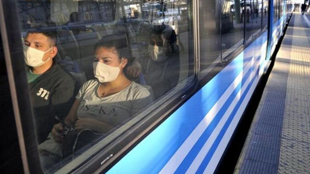 El tren Sarmiento garantizará el servicio en "hora pico" y luego dejará de funcionar (Archivo).