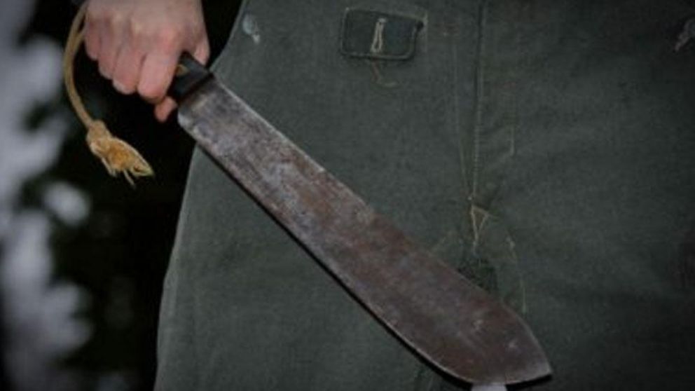 El atacante se presentó en forma voluntaria ante la Policía, mientras que el machete fue encontrado en la vía pública (Imagen ilustrativa).