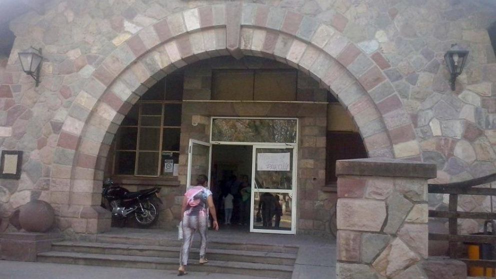 El tratamiento experimental contra el coronavirus se realiza en el Hospital Osías de Libertador General San Martín.
