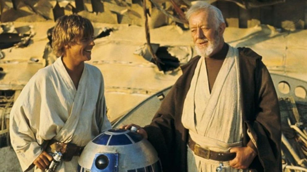 El maestro Kenobi junto a Luke Skywalker.
