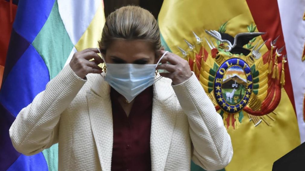 Jeanine A�ez, la mandataria tambi�n est� infectada.