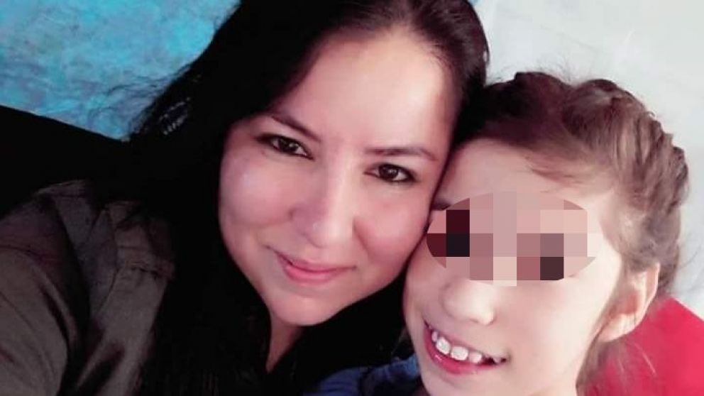 Carolina sólo pide que le autoricen las operaciones para que su hija pueda vivir con menos dolores. (Gentileza: Carolina Cejas)