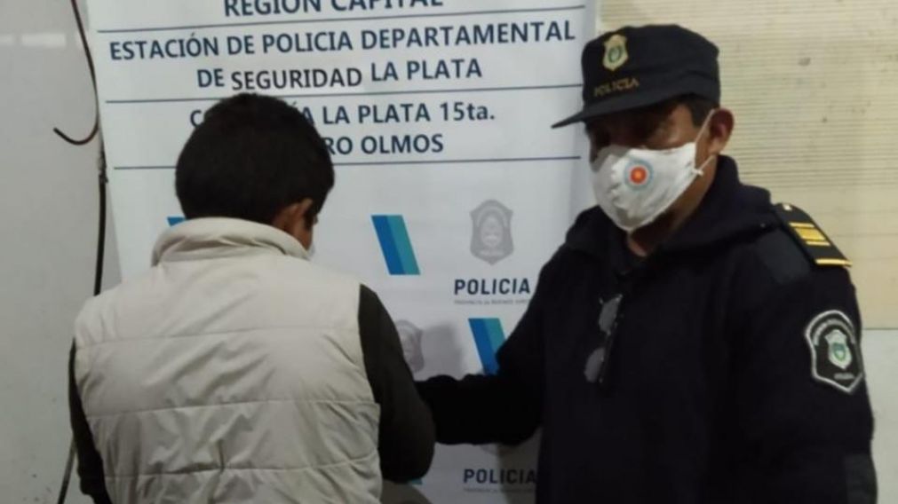 El femicida fue detenido en inmediaciones de la casa donde ocurrió el crimen.